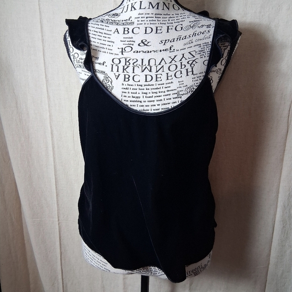 Victoria's Secret Tops - Victoria's Secret Medium Cami